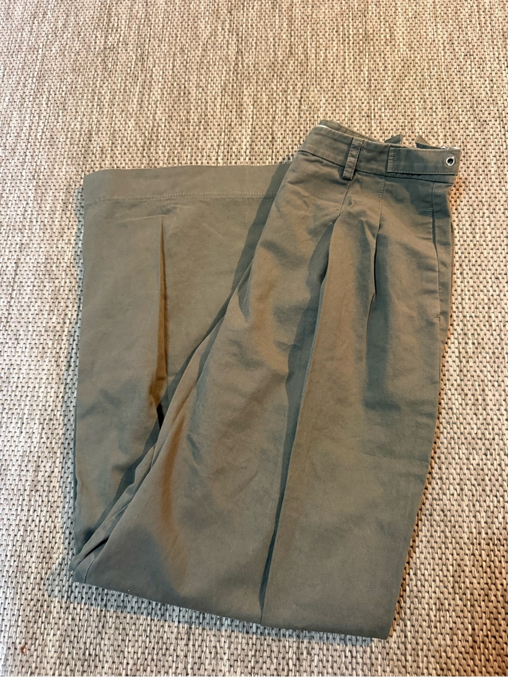 Women’s Classic Pleated Pants